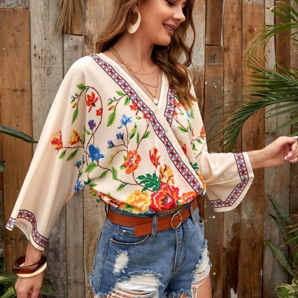 Floral Print Wrap Blouse Crop Top - Picture 4 of 6